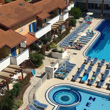 Villaggio Hemingway 3* كاوْرلي